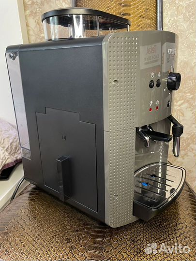 Кофемашина Krups Essential EA810B70