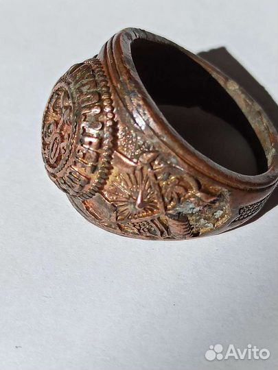 Мужской перстень