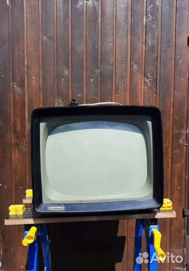 Телевизор бу «Неман»