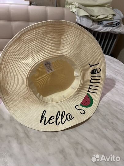 Шляпа с широкими полями