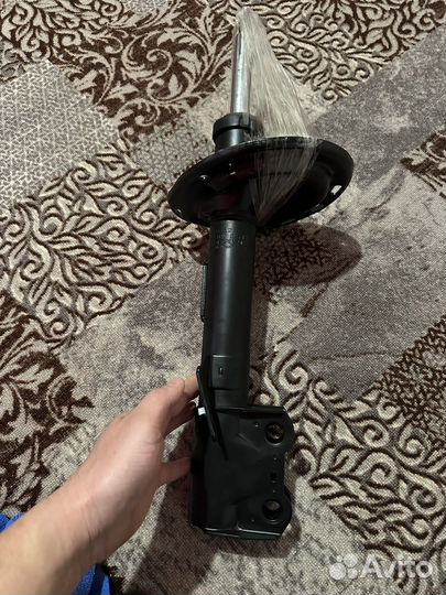 Амортизатор передний левыйKYB 339282 Highlander