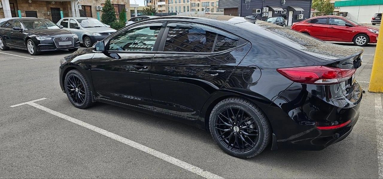 Hyundai Elantra: фото владельца