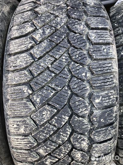 Gislaved Nord Frost 200 215/50 R17