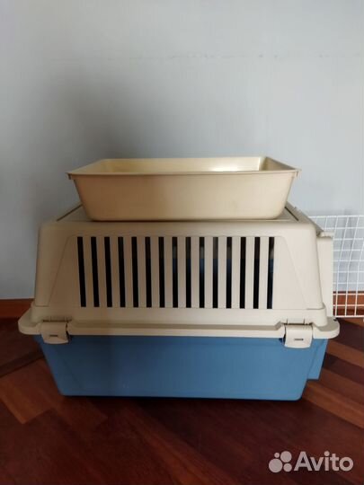 Переноска для животных пластиковая