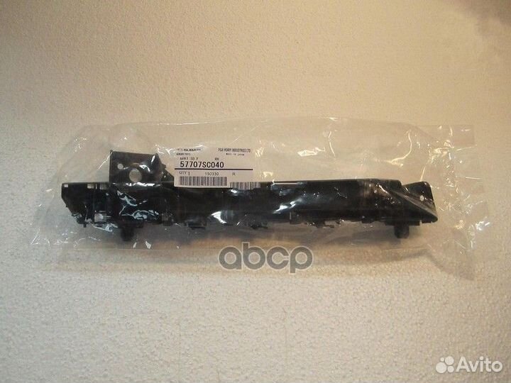 Кронштейн бампера перед прав