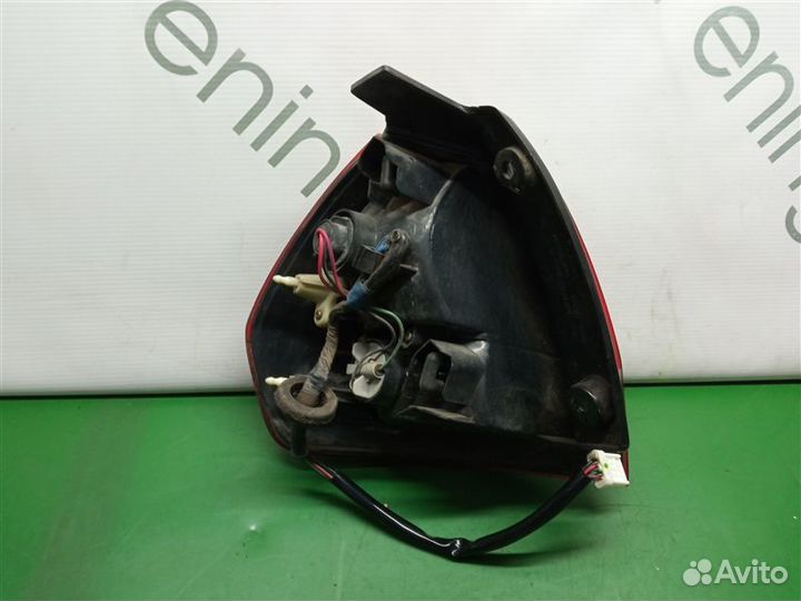 Стоп-сигнал задний правый Nissan Wingroad WFY11