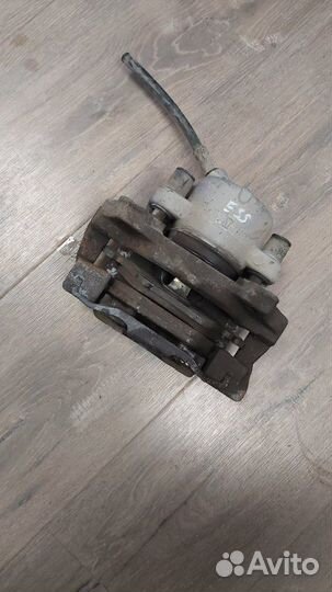 Суппорт передний Bmw 520I E39 M52 1996