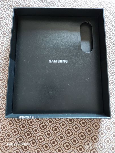 Коробкаот samsung фолд4