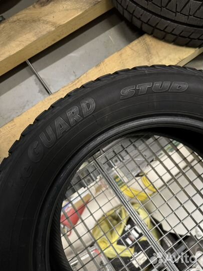 Yokohama Ice Guard IG60 215/60 R17