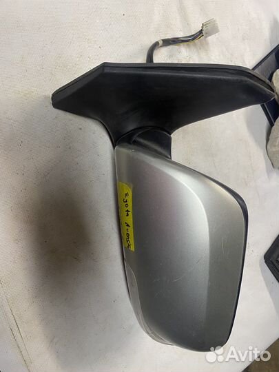 Боковое зеркалозаднего вида левое Toyota Avensis