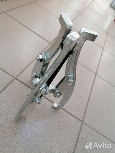 Съемник подшипников 3-х лапый