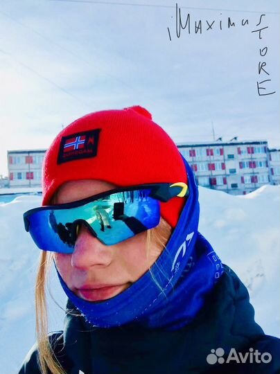 Спортивные очки с зеркальными линзами