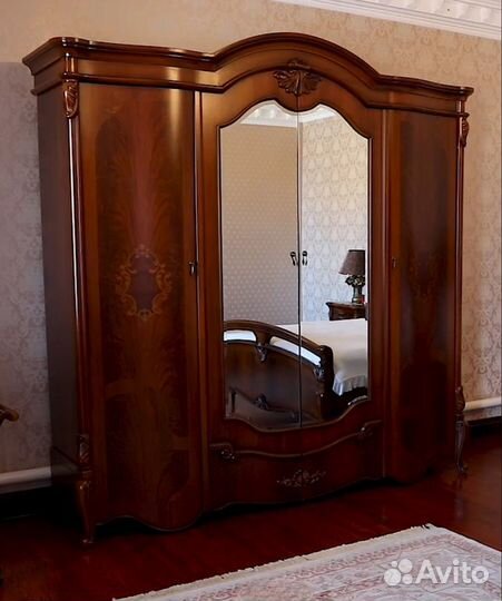 Спальный гарнитур