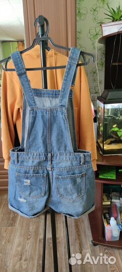 Комбинезон джинсовый