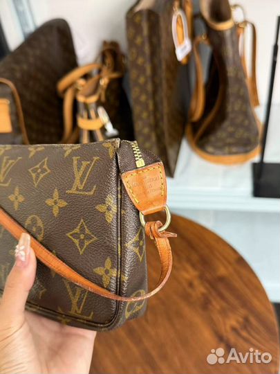 Сумка Louis Vuitton Pochette