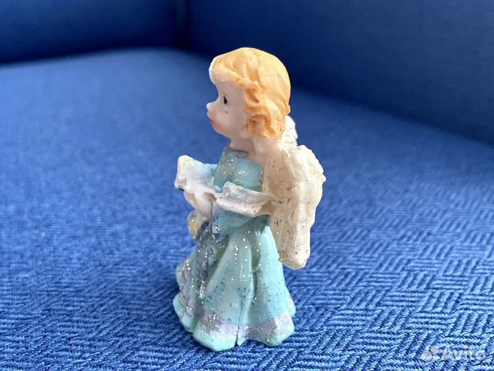 Фигурка ангел с книгой статуэтка / сувенир