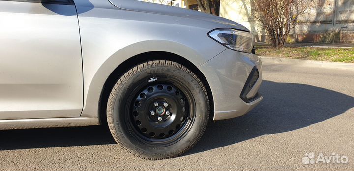 R16 Bridgestone Blizzak VRX 205/55, PCD 5x100 DIA 57.1