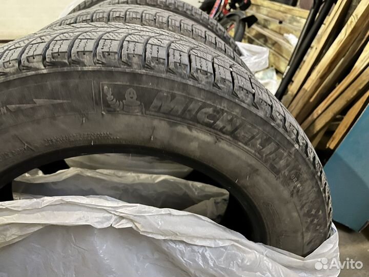 Michelin X-Ice 3 215/65 R17