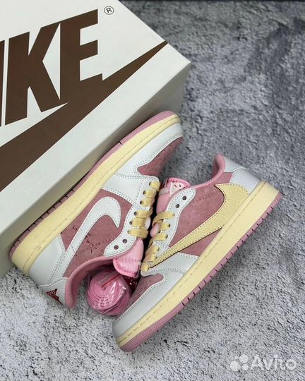 Air Jordan 1 Low x Travis Scott «Sail/Shy Pink»