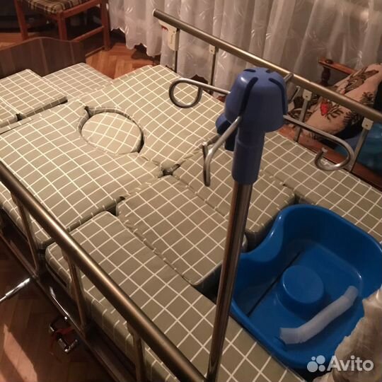 Медицинская кровать для лежачих больных +туалет