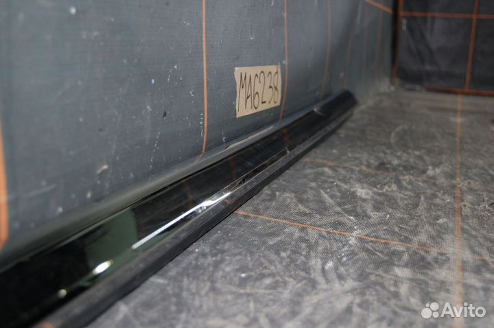 Накладка двери передней - Toyota Land Cruiser 200