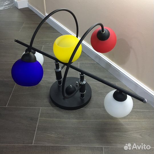 Люстра с плафонами