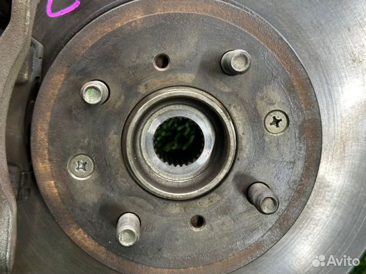 Ступица 68 т. км передняя левая Honda Fit GK3 L13B