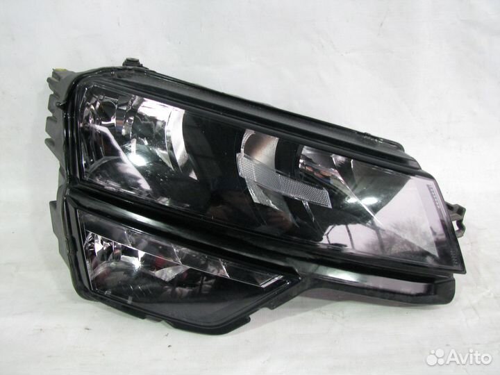 Skoda Karoq фара передняя правая 2017+