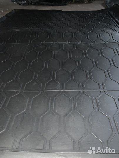 Резиновые коврики новые для тигуана 2019года