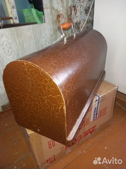 Футляр швейной машинки