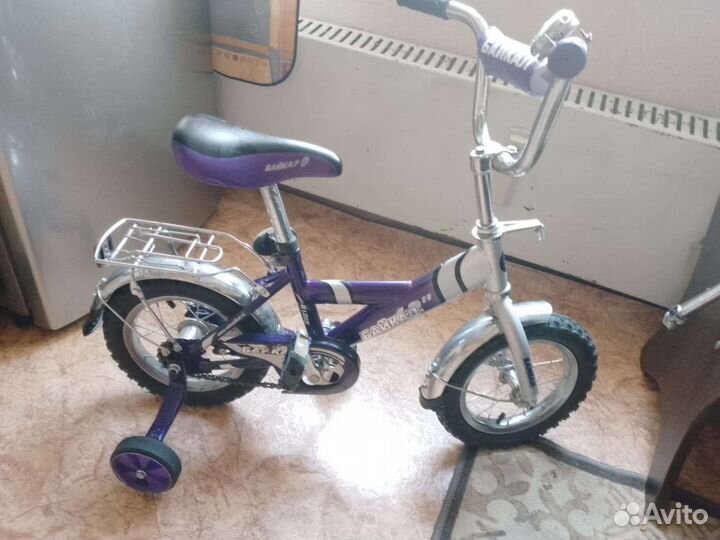 Детский велосипед с ручкой
