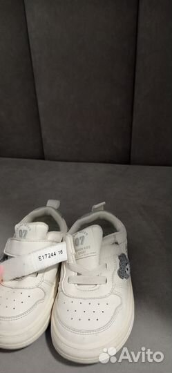 Кроссовки детские