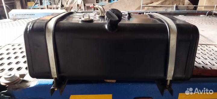 Топливный бак avia