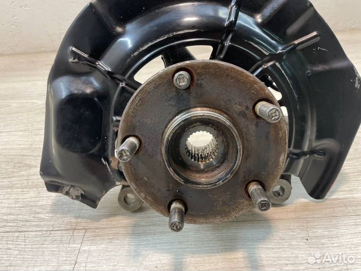 Кулак поворотный передний правый Toyota Camry 40