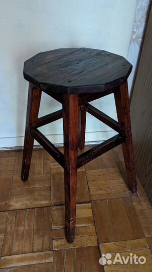 Подставка для цветов деревянная