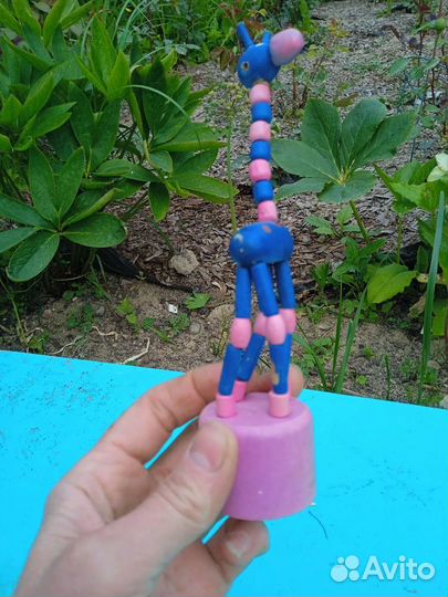 Жираф деревянный