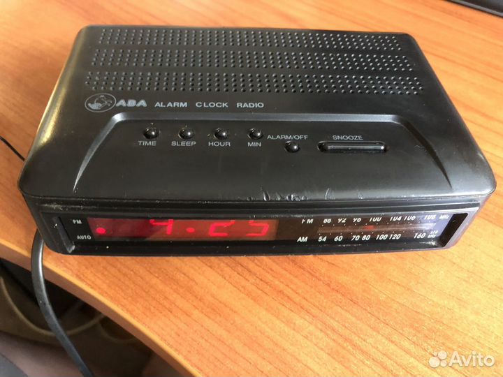 Радиоприемник с Часами. Ретро