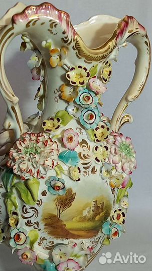 Фарфоровая ваза