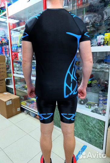 Лыжероллерные гоночные костюмы разных цветов