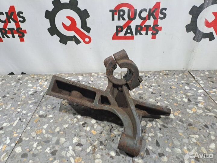 Кронштейн переднего стабилизатора левый