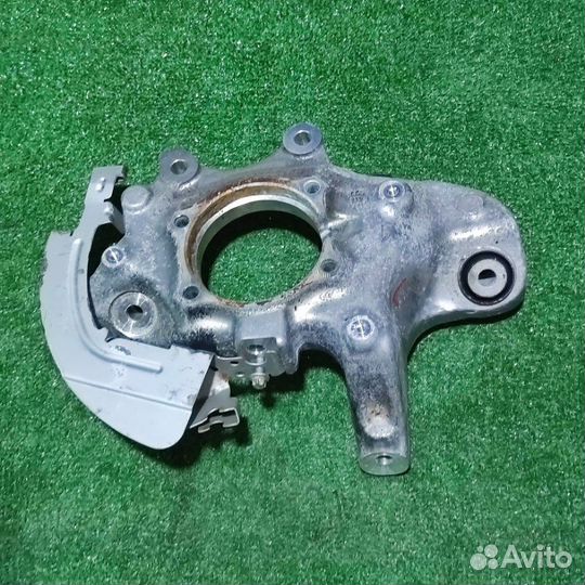 Кулак задний левый Mercedes-Benz E-Class W213