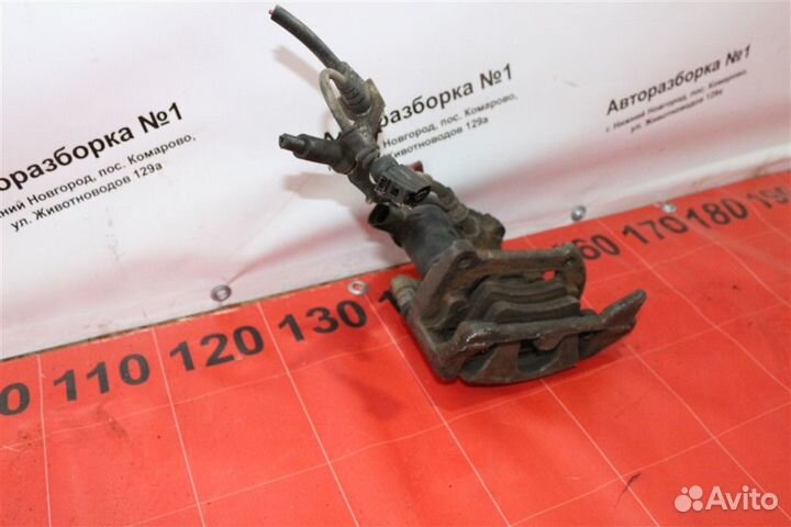 Суппорт тормозной задний левый Audi A4 седан B8