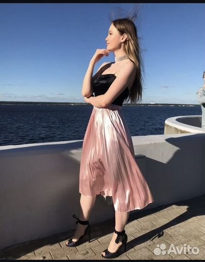 Плиссированная юбка миди нежно розовая