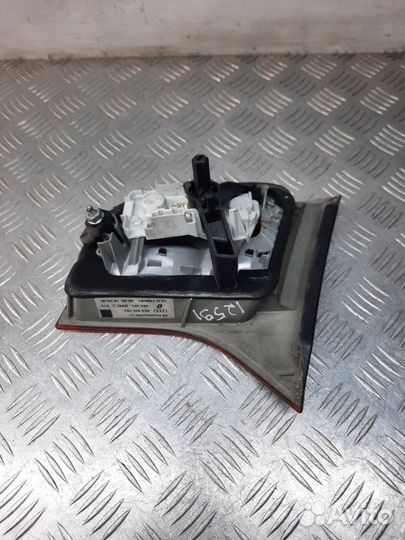 Фонарь крышки багажника левый Audi A4 универсал