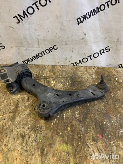 Рычаг нижний передний левый Volvo v70 P3