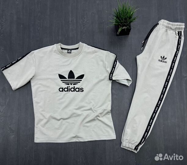 Спортивный костюм весенний Adidas