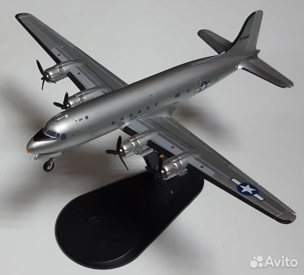 Модель самолета Douglas VC-54C reg.272252 1:200