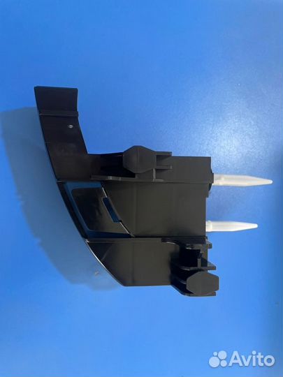 Кронштейн фонаря задний правый Toyota Land Cruiser