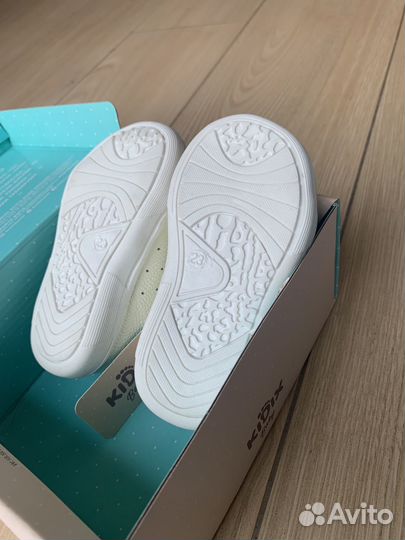 Кроссовки кеды новые натуральная кожа 23