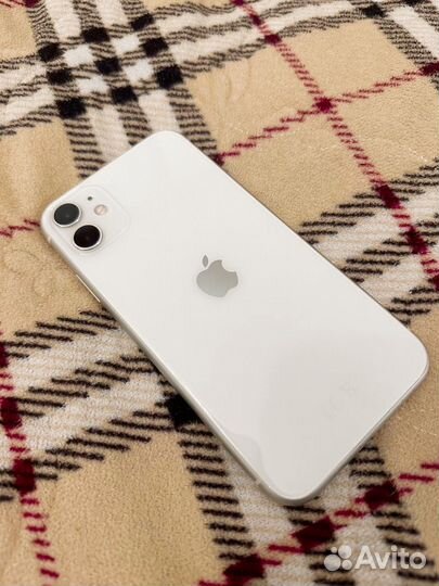 iPhone 11, 64 ГБ